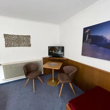 Gaestehaus Poell 迈尔霍芬