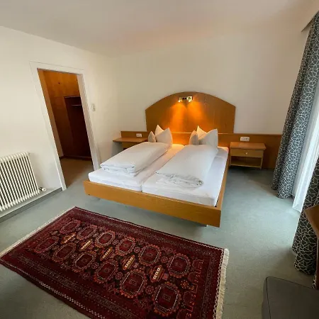 Gaestehaus Poell דירה מאיירהופן